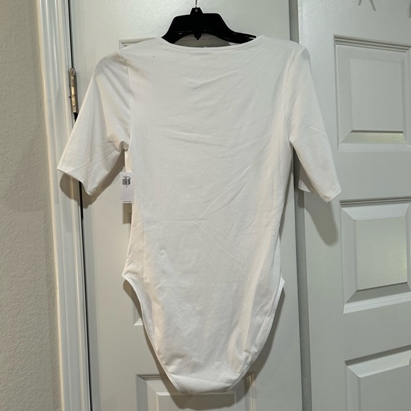 NWT Old Navy White Sweetheart Short Sleeve Bodysuit - Picture 2 of 4